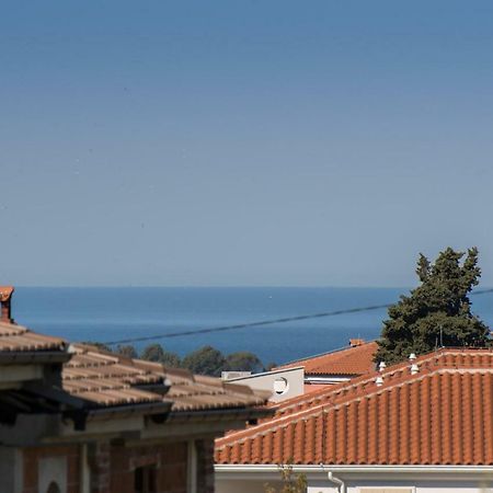 Apartment Bruneta 1 With Sea View Tar-Vabriga Eksteriør billede