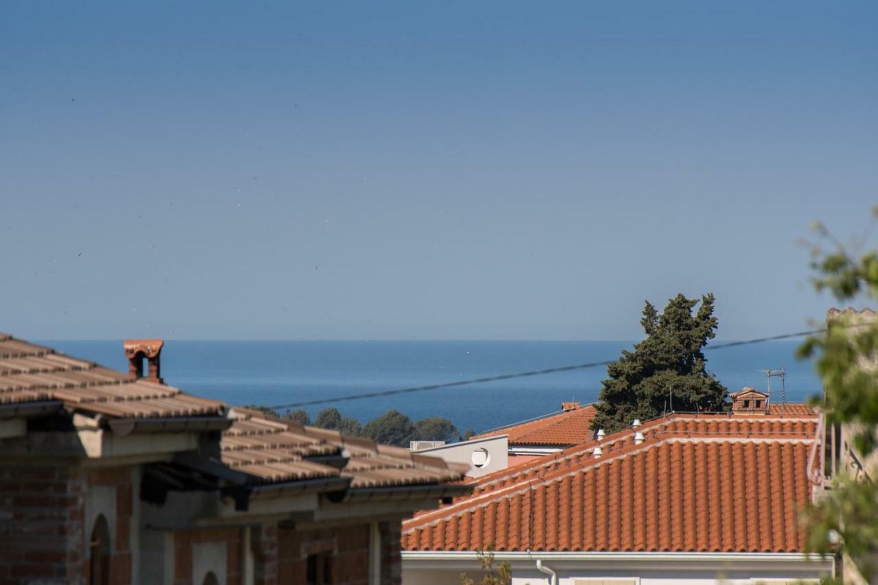 Apartment Bruneta 1 With Sea View Tar-Vabriga Eksteriør billede